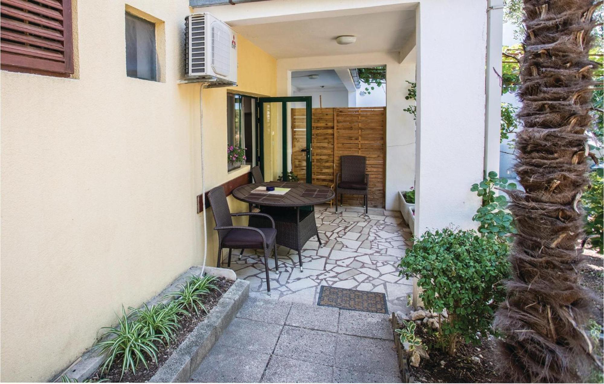 Awesome Apartment In Klek With Kitchen Exterior photo