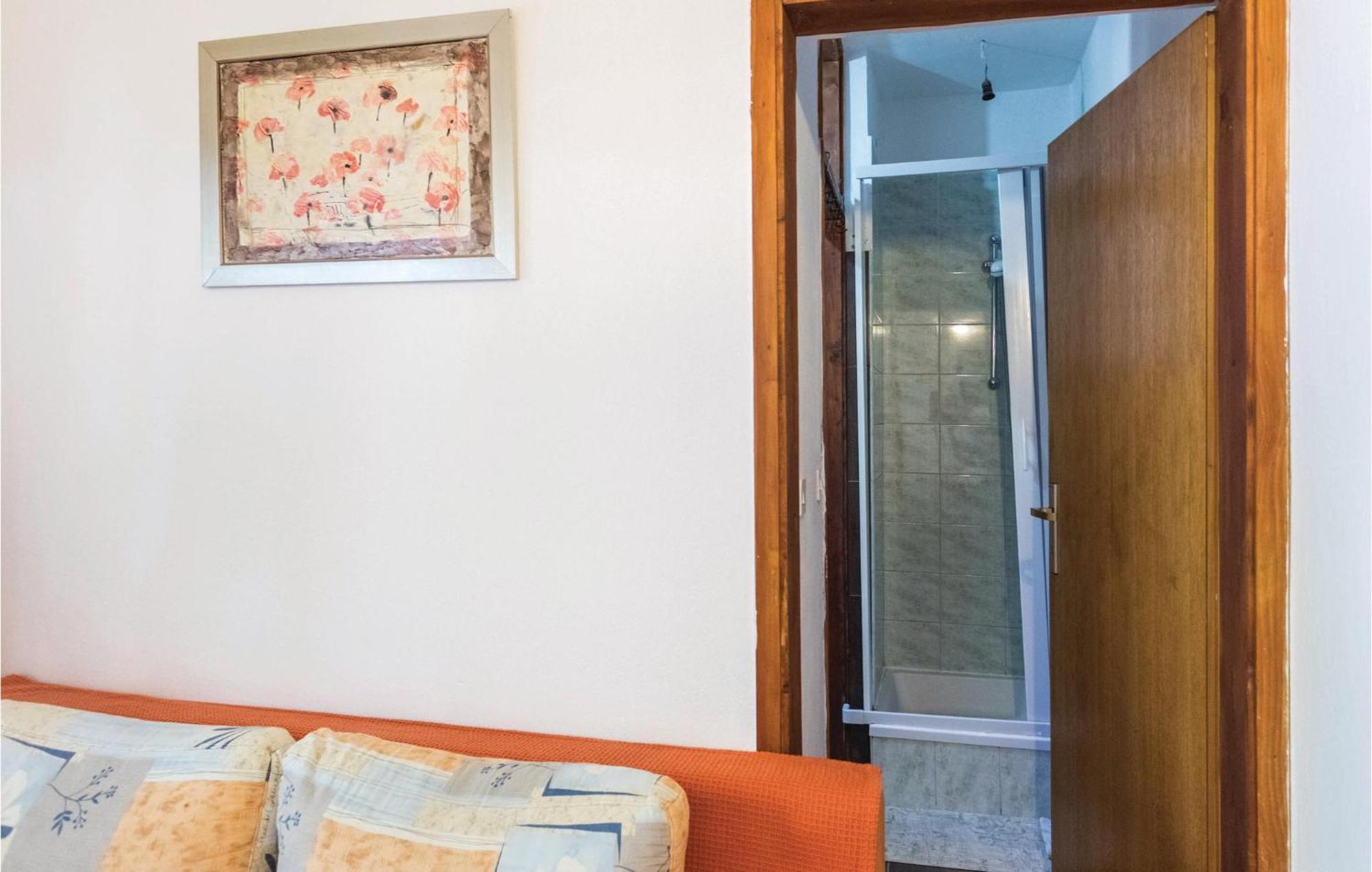 Awesome Apartment In Klek With Kitchen Exterior photo