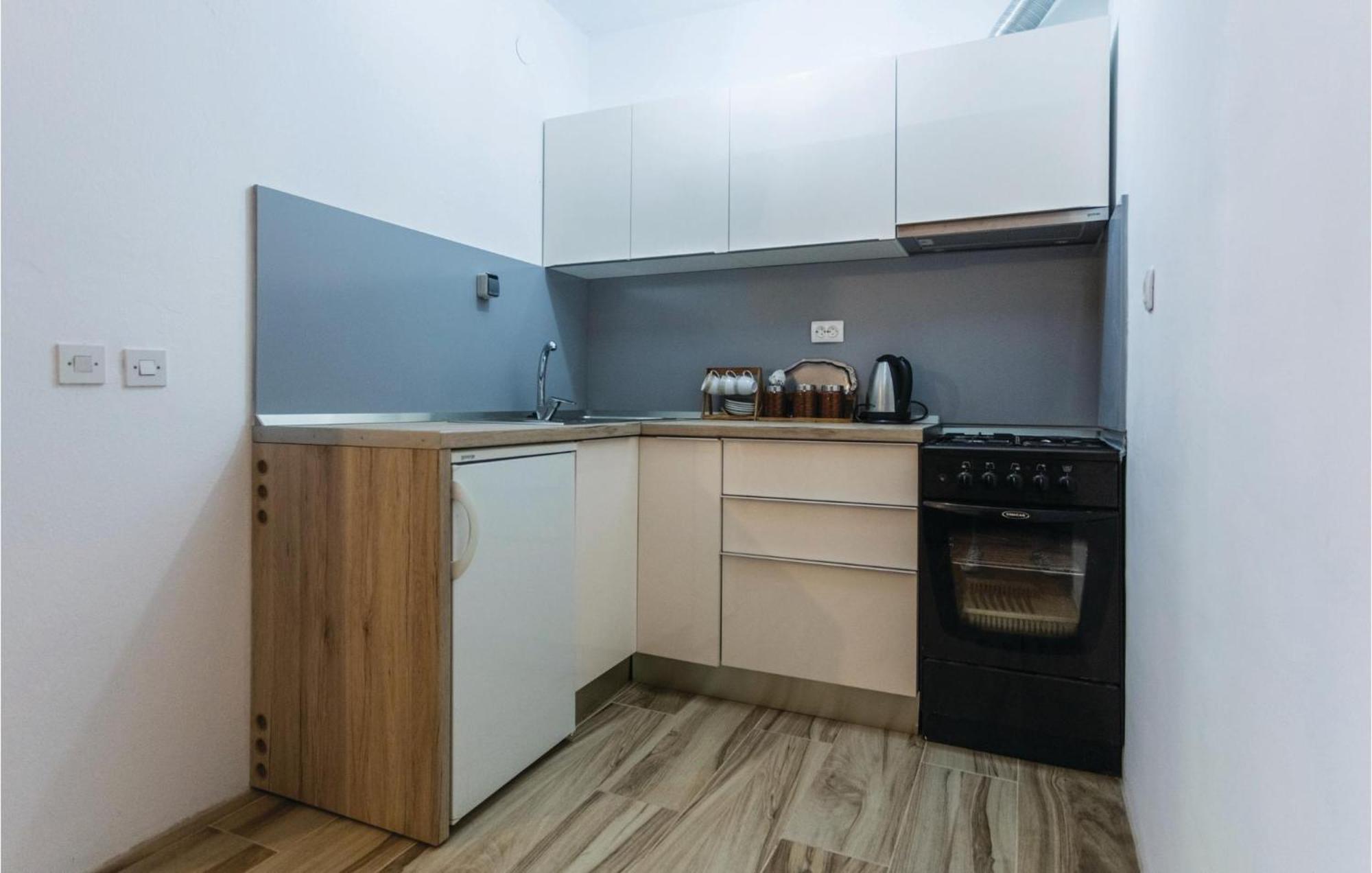 Awesome Apartment In Klek With Kitchen Exterior photo