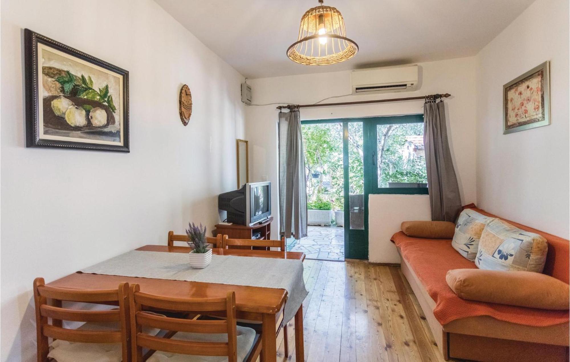 Awesome Apartment In Klek With Kitchen Exterior photo